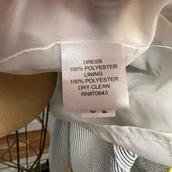 Jessica H. Seersucker striped dress size 8 - Picture 7 of 7